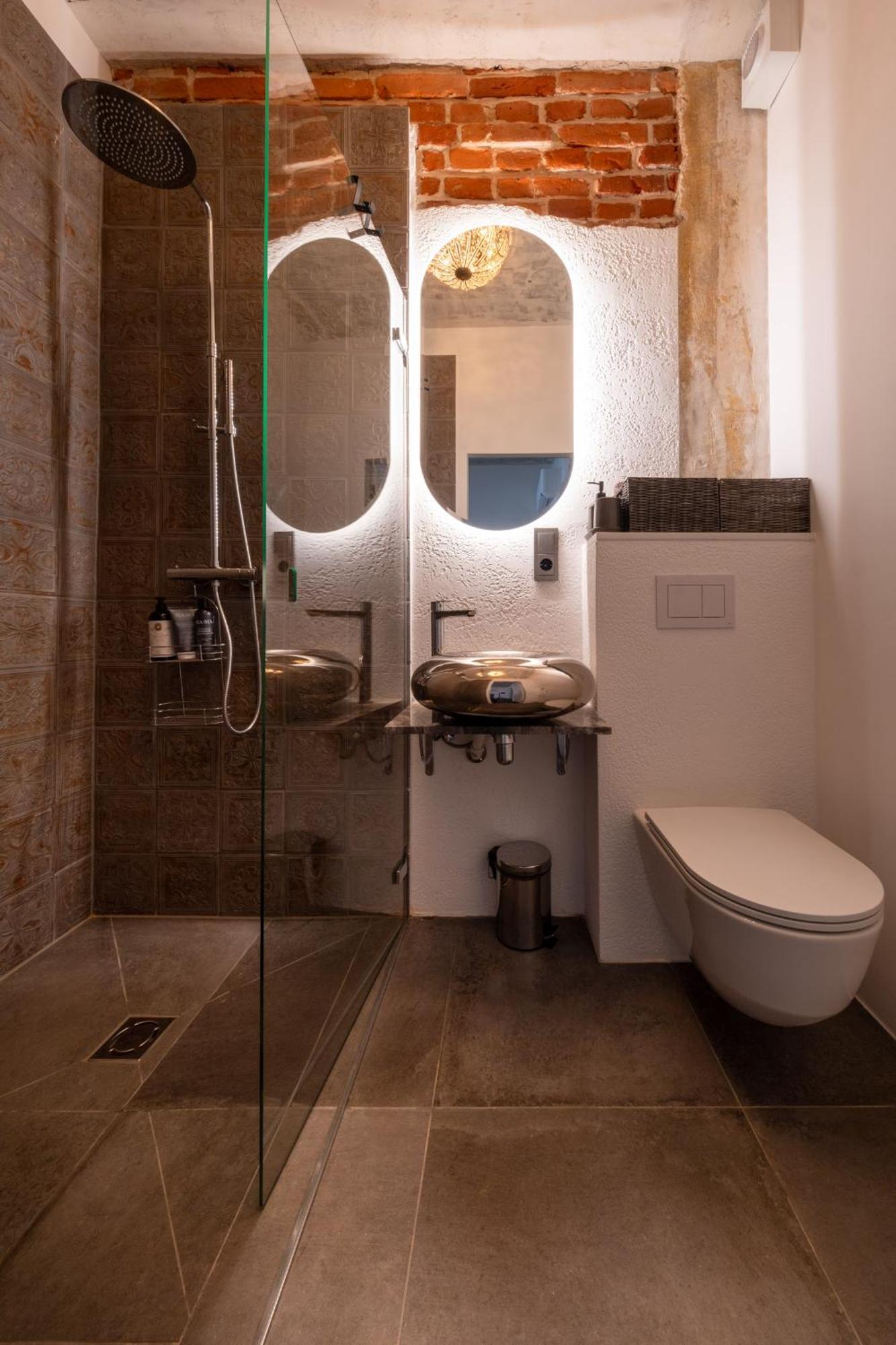 Turgaus Self Check-In Old Town Aparthotel Klaipėda Kültér fotó